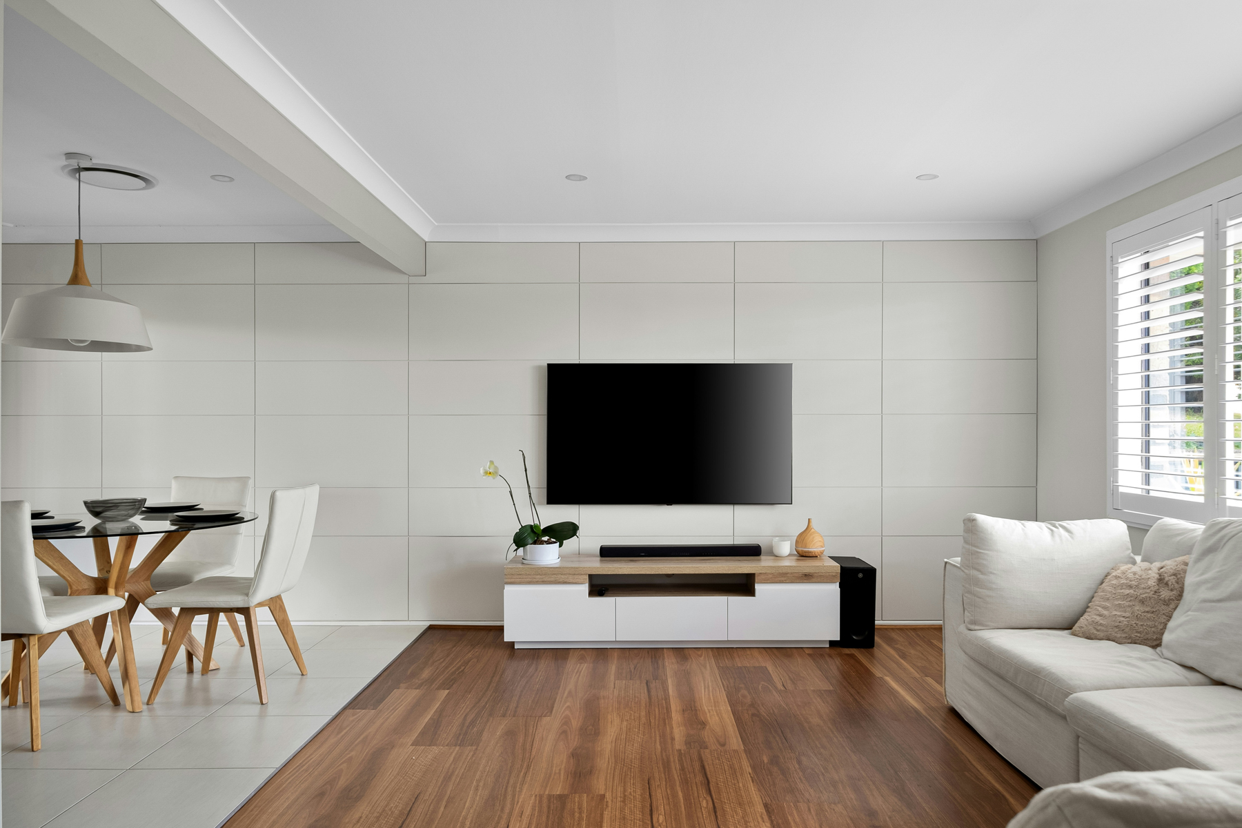 Flachbildfernseher im Wohnzimmer
